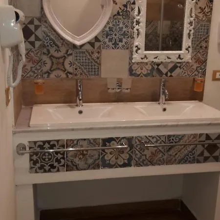 בית הארחה Tribunale Basement